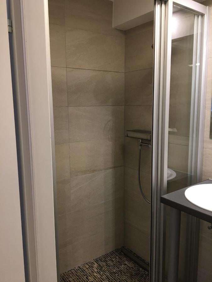 ウィーンCosy Flat In The Quiet Area With Own Garden, Free Parking And Direct Public Transport Link To The Centreアパートメント エクステリア 写真